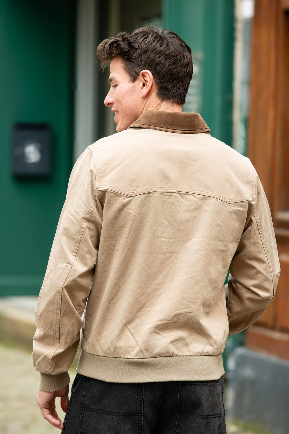 Taupe cotton shirt-collar jacket with brown collar - Image n°4