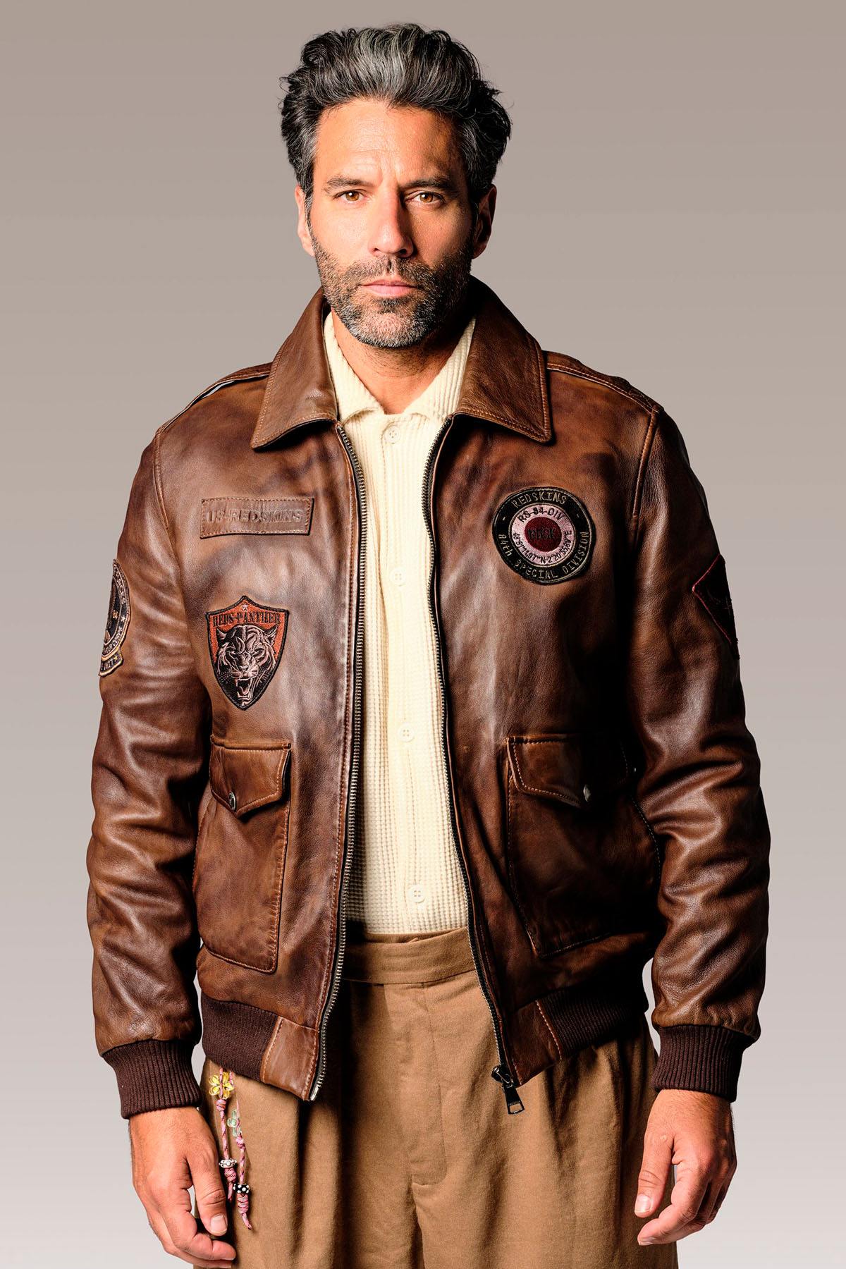 Vintage-style patched leather aviator jacket - Image n°2