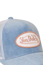 Blue velvet trucker cap with logo badge - Image n°3