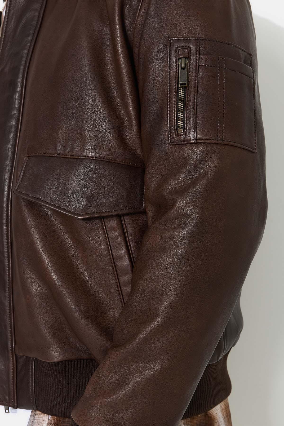 Brown leather aviator jacket with embossed back - Image n°6