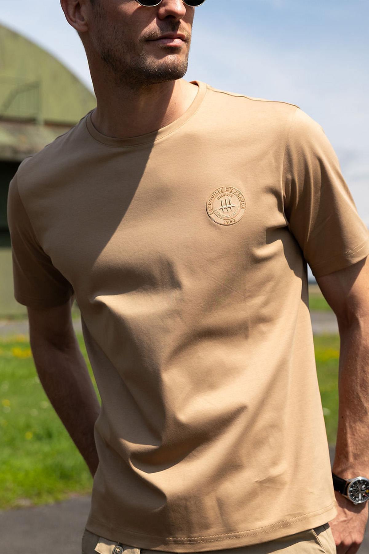 Dark beige cotton T-shirt with tone-on-tone logo - Image n°1