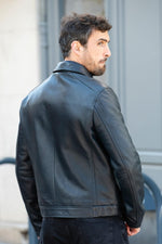 Navy blue leather jacket with a clean, shirt-collar design and removable facing - Image n°5