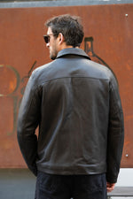 Brown leather jacket with a clean, shirt-collar design and removable facing - Image n°3