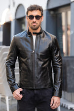 Chic and sleek black glossy leather biker collar jacket - Image n°5
