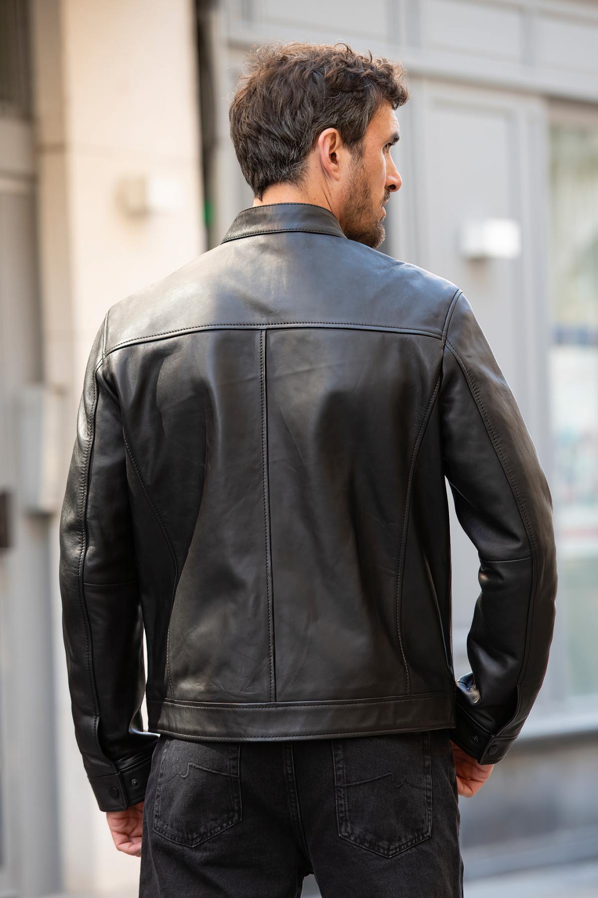 Men's full black biker collar leather jacket - Image n°4