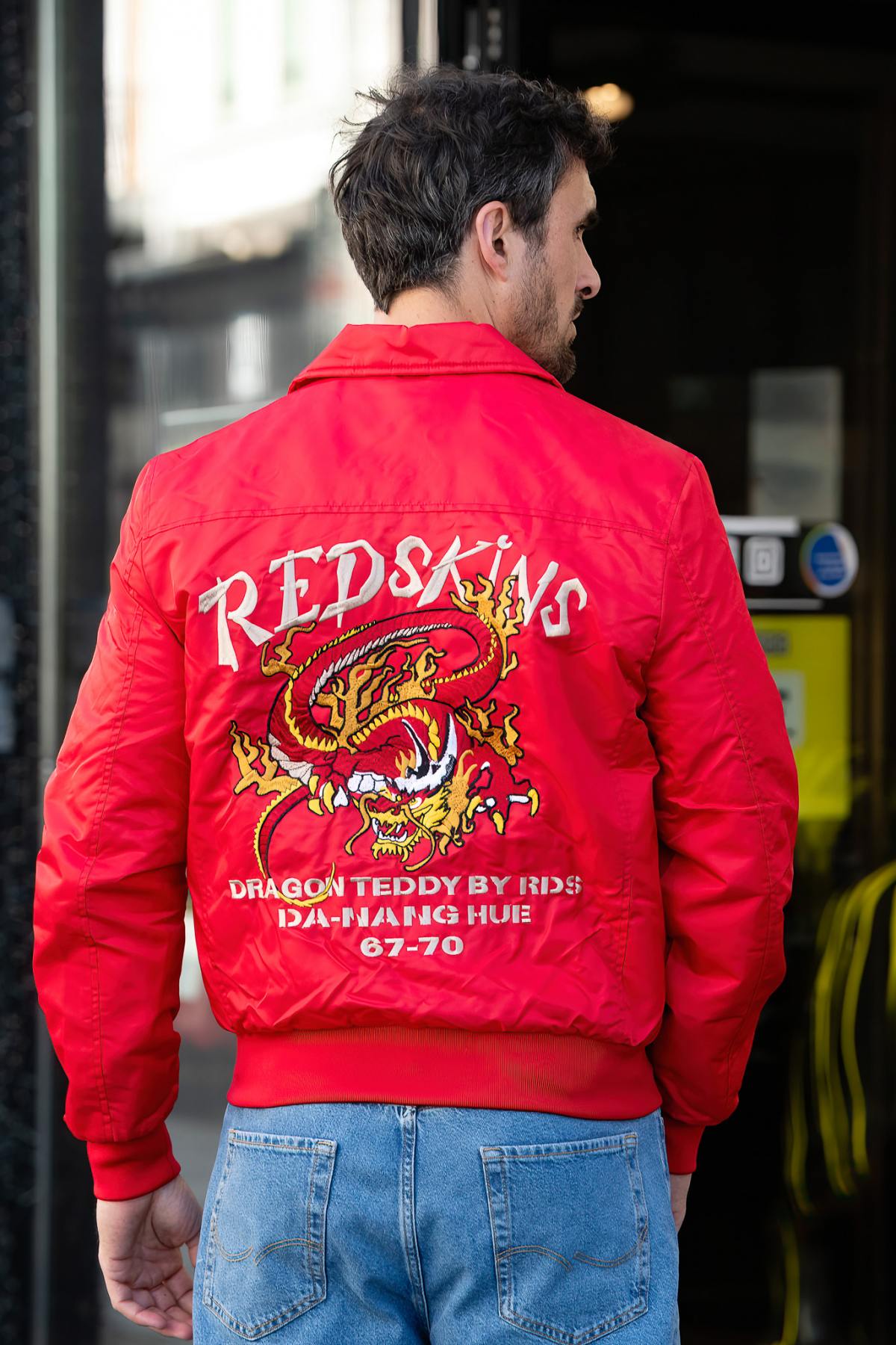 Bright red teddy jacket with embroidered shirt collar and Japanese inspiration - Image n°1