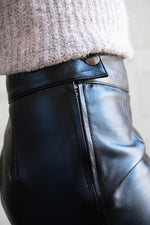 Elegant black leather skirt - Image n°3