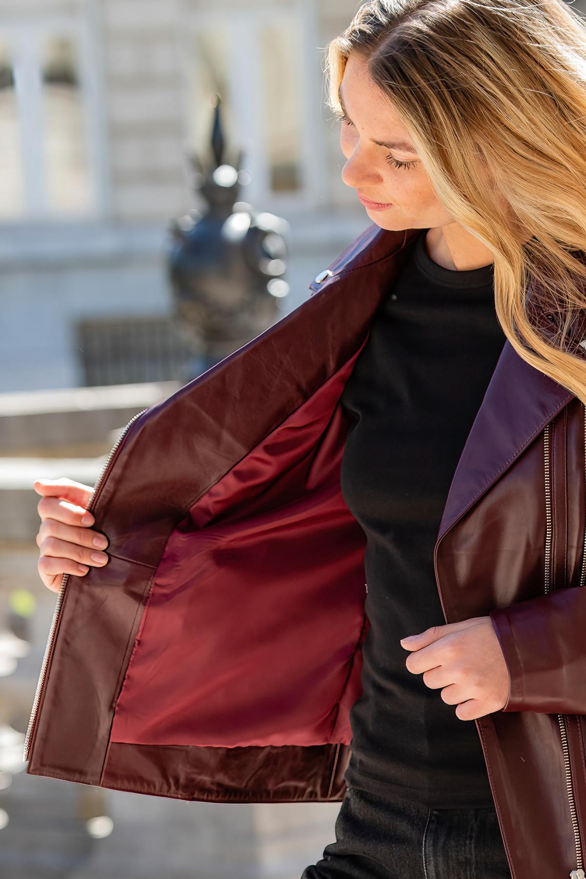 Pearly burgundy leather biker jacket with double zip - Image n°5