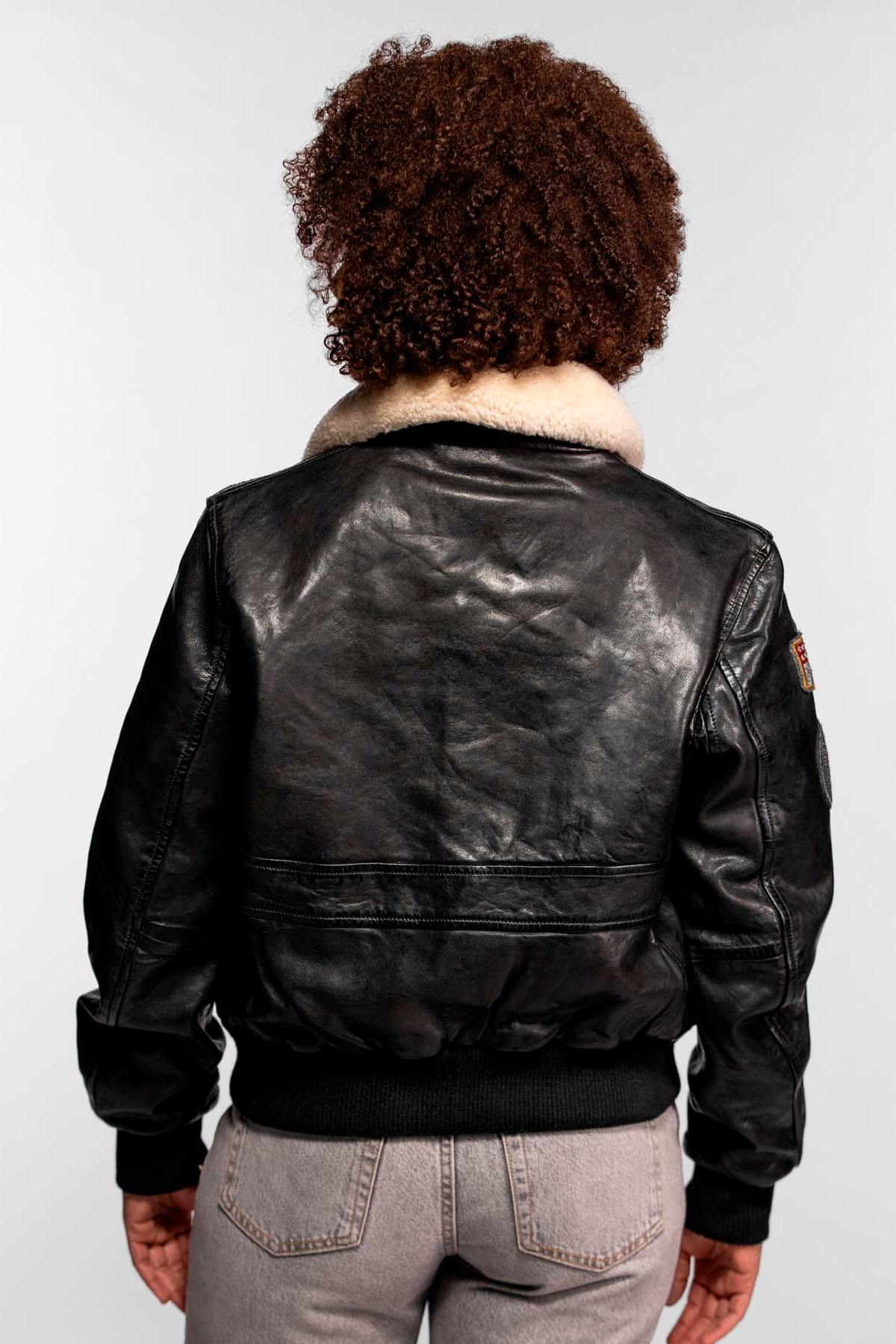 Black washed-lamb leather aviator with detachable shearling collar. - Image n°2