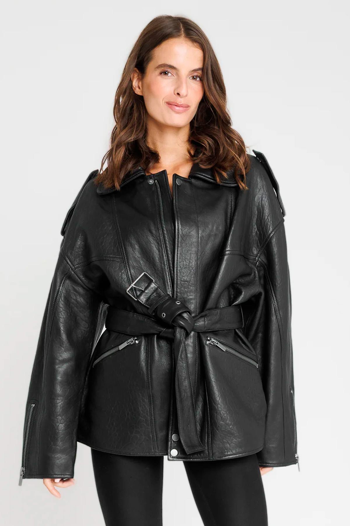 Trendy oversized black leather jacket for women - Image n°1