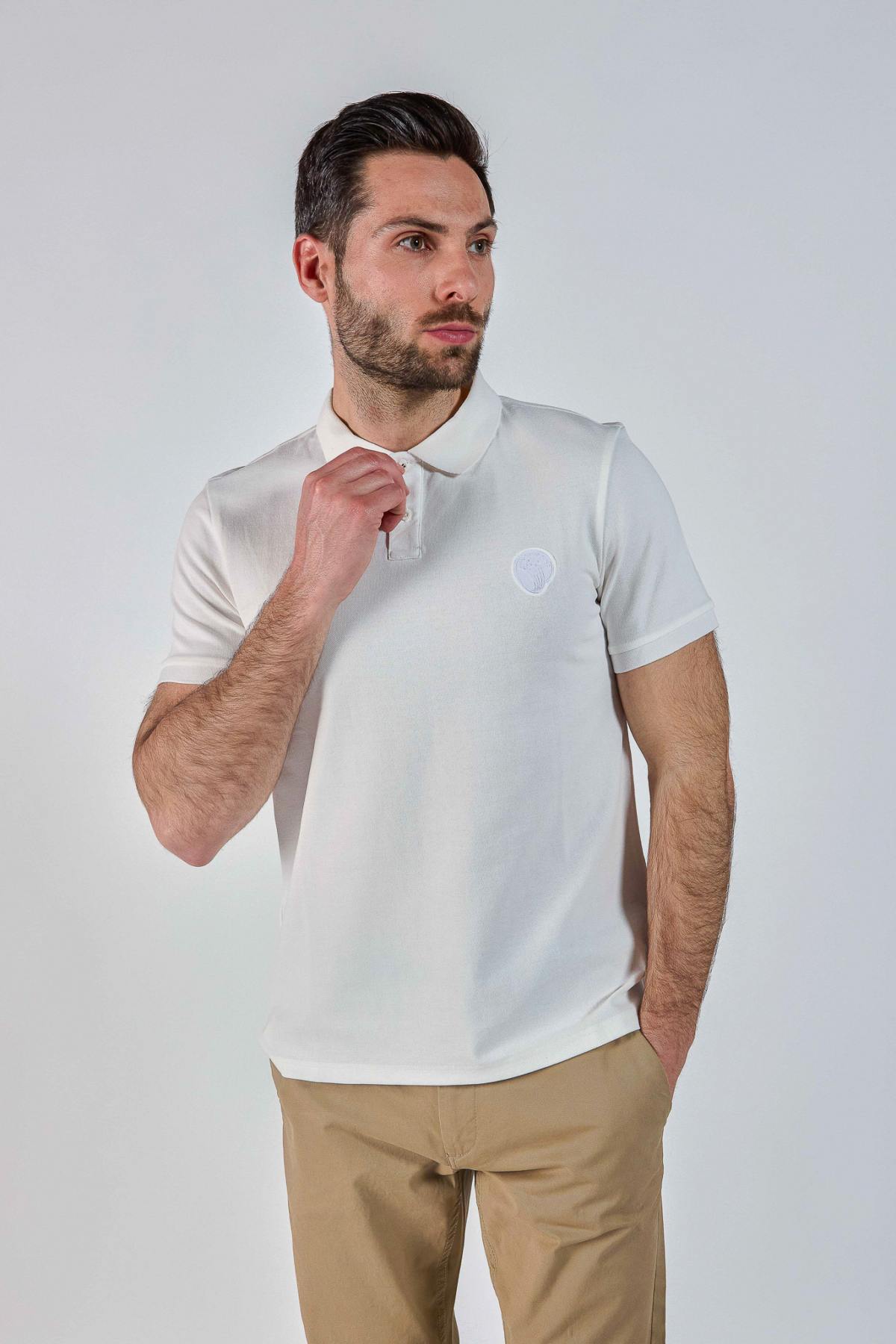 White polo shirt with tone-on-tone logo - Image n°1