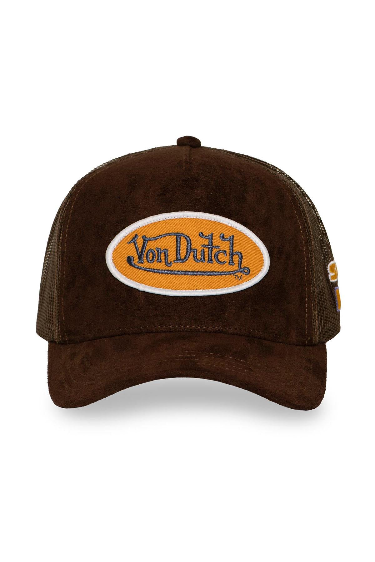 Brown velvet-effect cap with logo badge - Image n°2