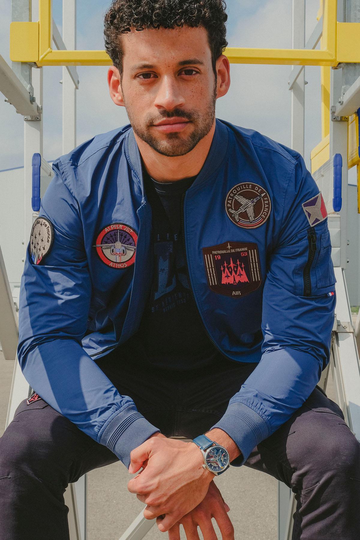 Ocean blue textile jacket with Patrouille de France patches - Image n°8