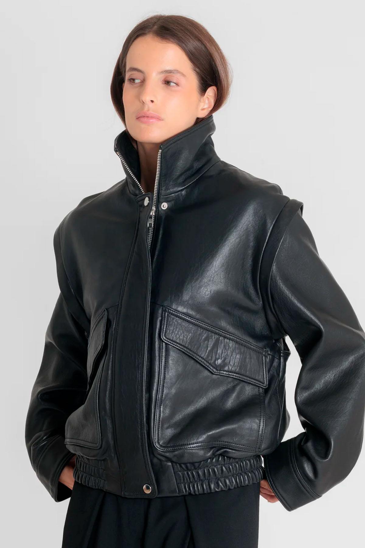 Oversized black leather jacket with detachable sleeves - Image n°3