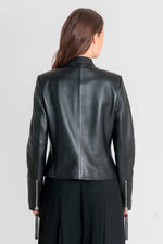 Modern black leather biker jacket for women - Image n°6