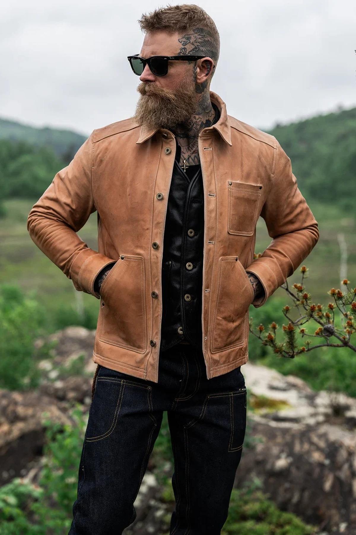 Master jacket in a faded beige-cognac finish - Image n°2