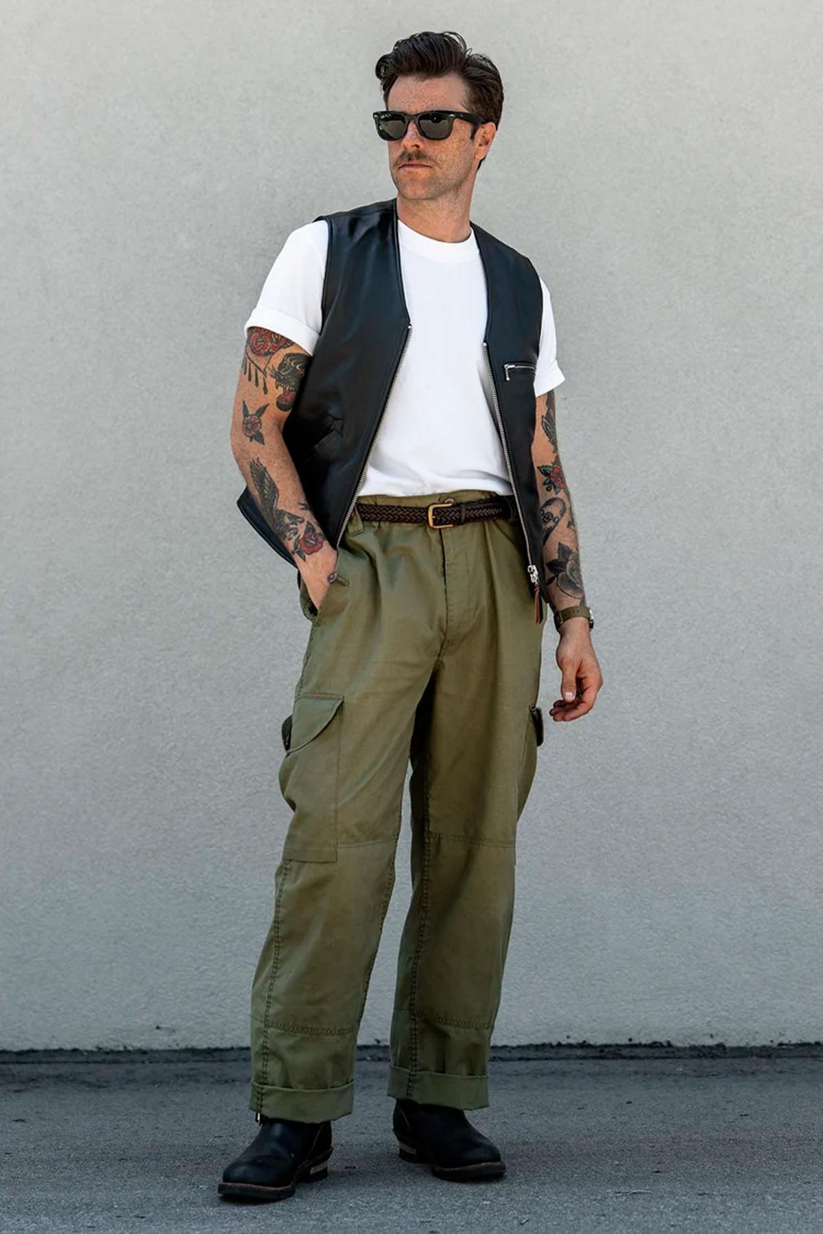 Men's black cowhide leather vest - Image n°2