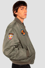 Sage khaki MA-1 style bomber jacket with patches - Image n°2