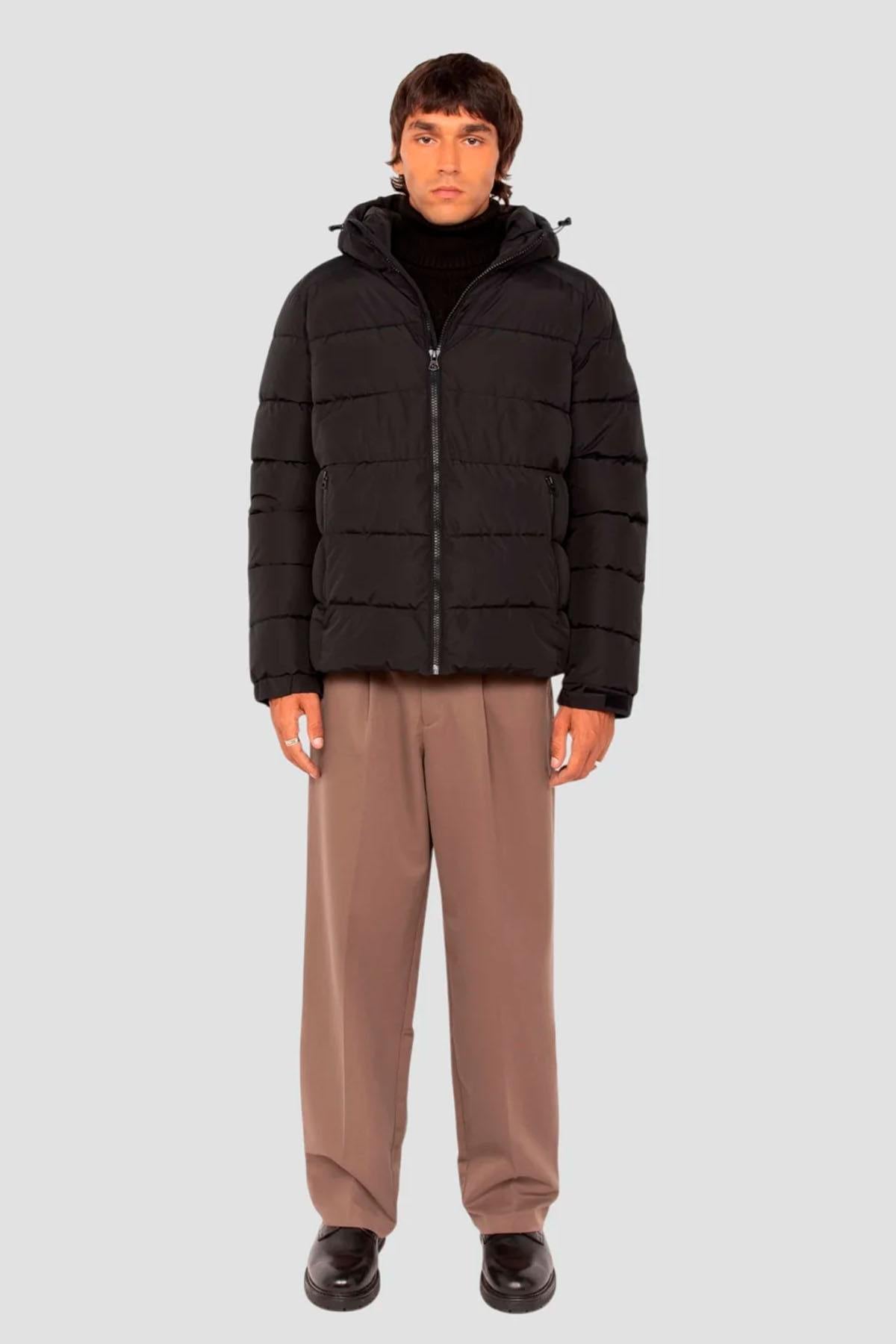 Black hooded polyester puffer jacket - Image n°9