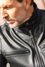 Buco J-100R leather jacket - black Napa, clean café racer lines - Image n°5