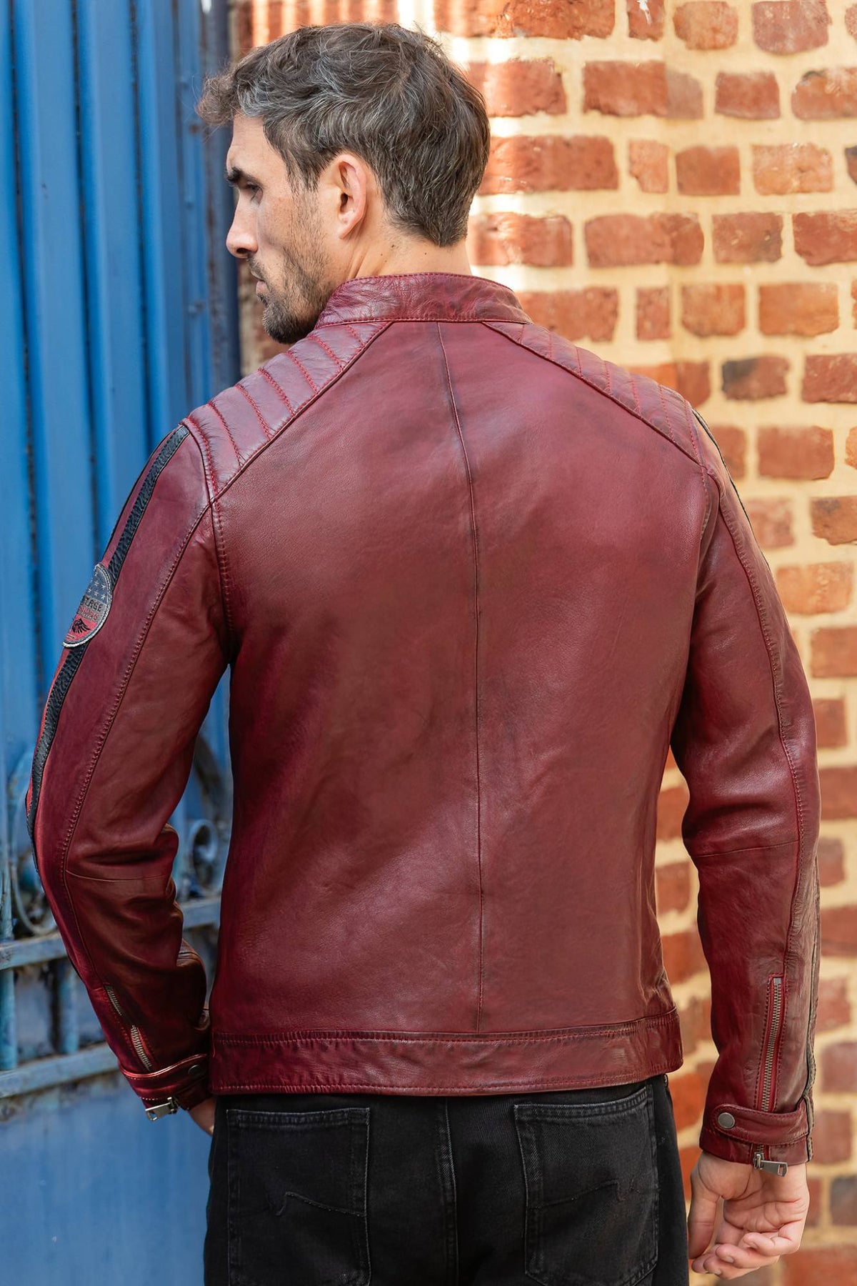 Dark red leather biker jacket, vintage racing style - Image n°5