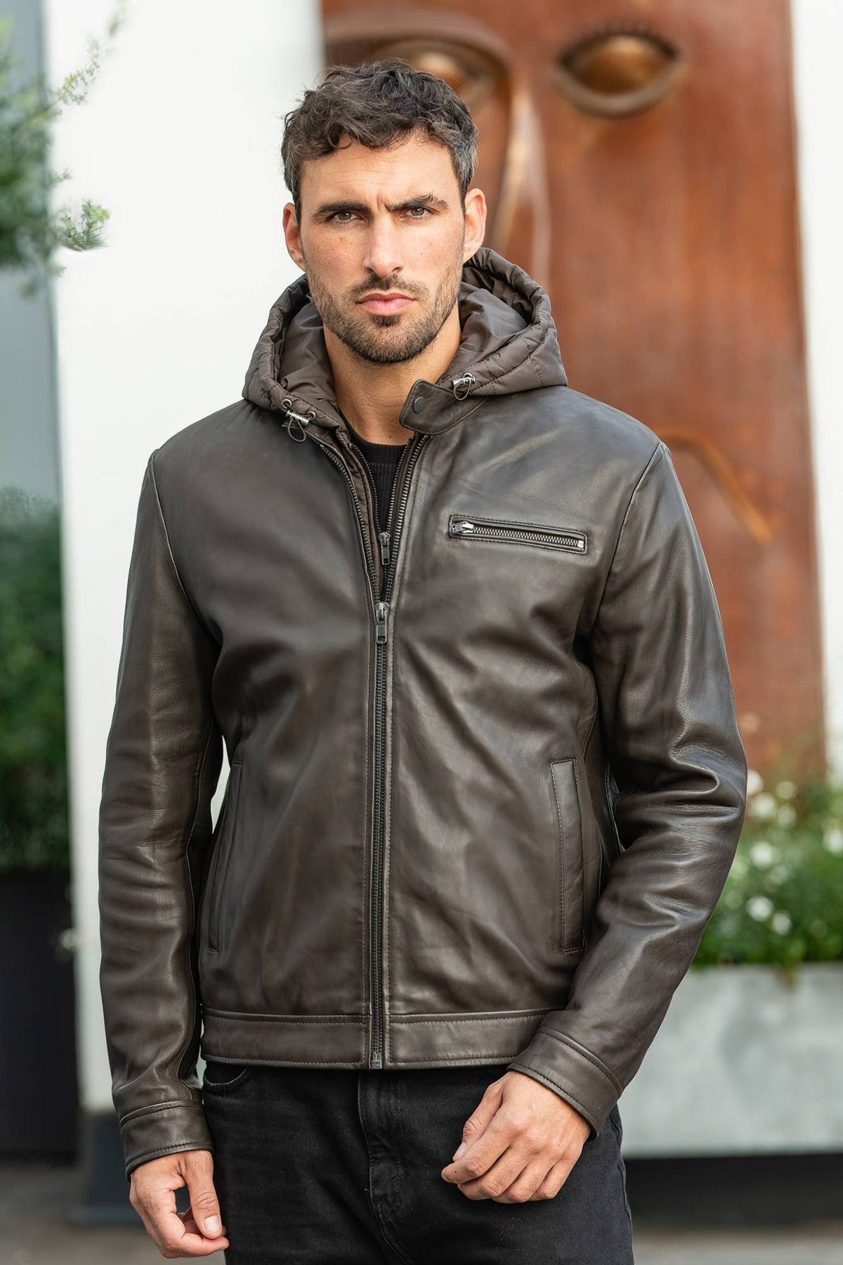 Brown round-neck leather jacket with removable polyester hood - Image n°5