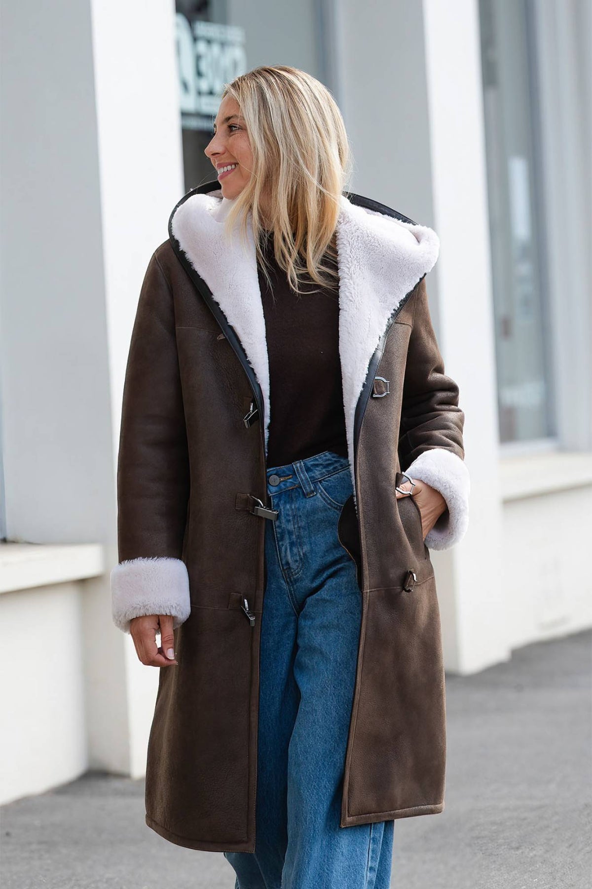 Long hooded brown shearling leather coat - Image n°8