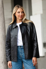 Lightweight black leather jacket with a shirt collar - Image n°1