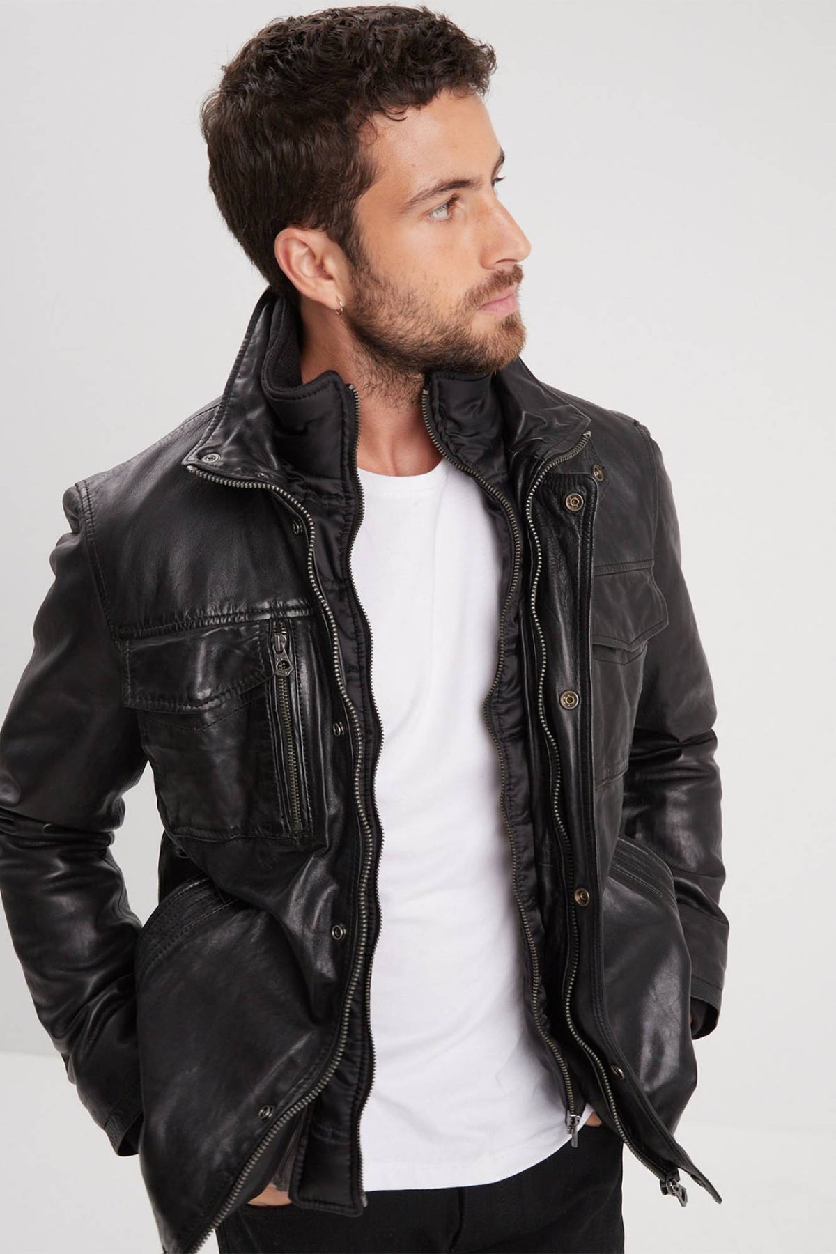 Black vintage lambskin: a durable and supple biker jacket. - Image n°1