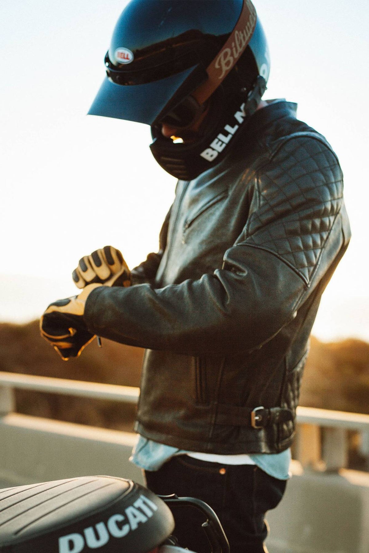 cowhide jacket with quilted accents and a sleek patina. - Image n°1