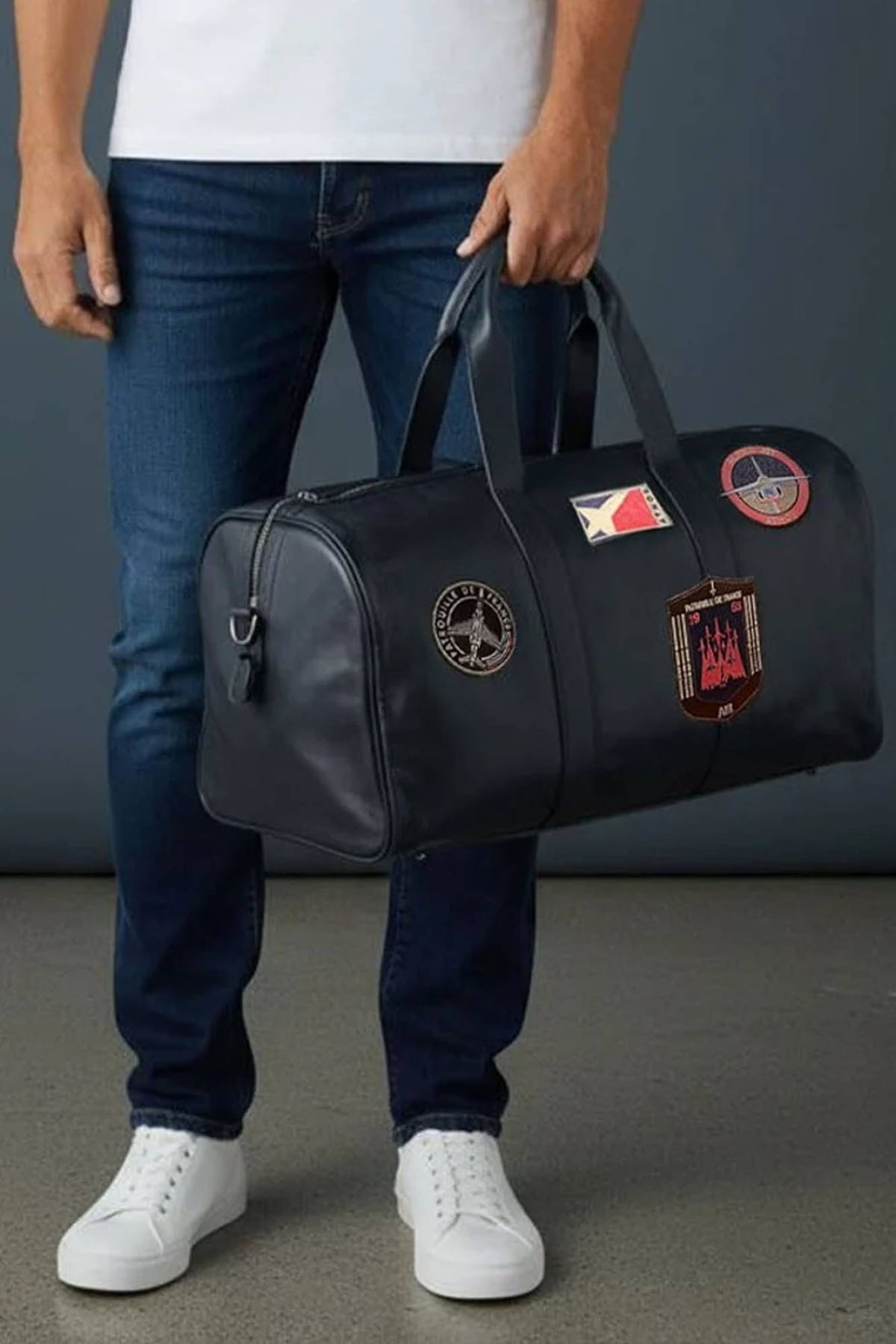 Dark navy blue travel bag with Patrouille de France patches - Image n°3