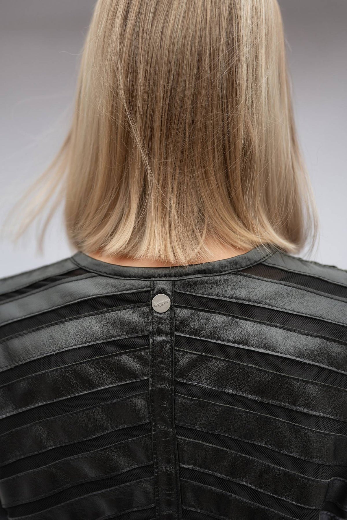 Women’s leather and black chevron mesh fitted jacket - Image n°3