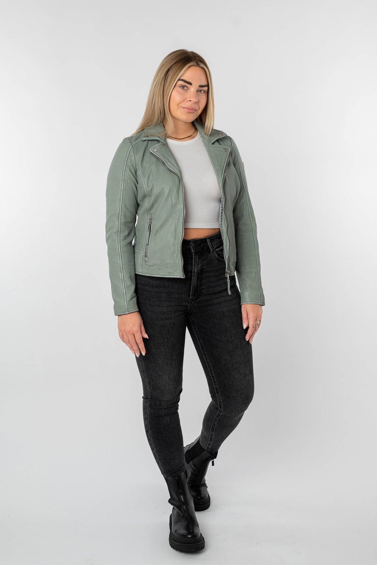 Women’s biker jacket in pale seafoam green lamb leather with a tailored collar - Image n°4
