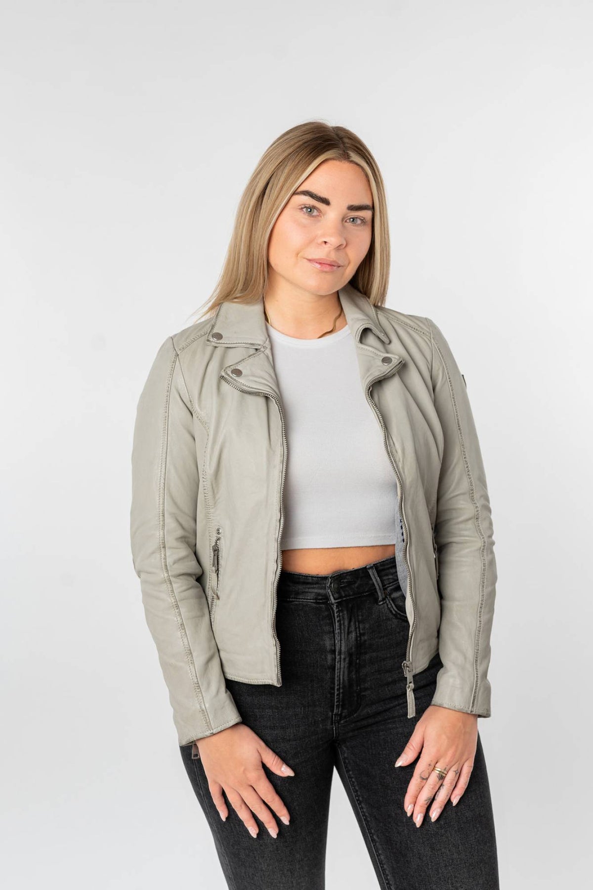 Women’s pearl grey lambskin biker jacket, straight central zip - Image n°1