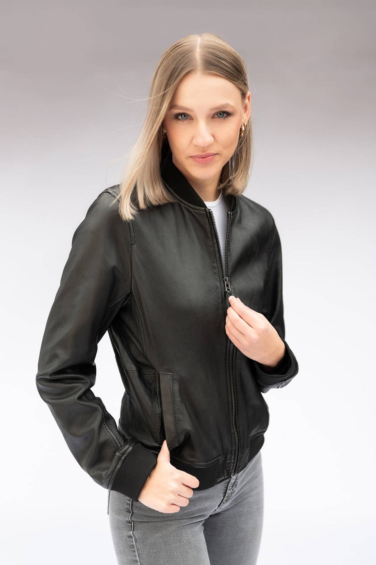 Women's black lambskin leather jacket with ribbed trims - Image n°3