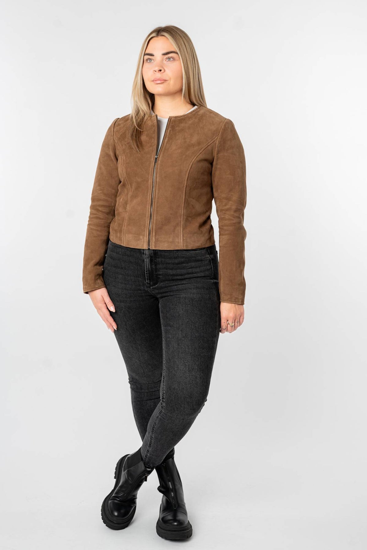 Women's camel suede lambskin spencer jacket - Image n°2