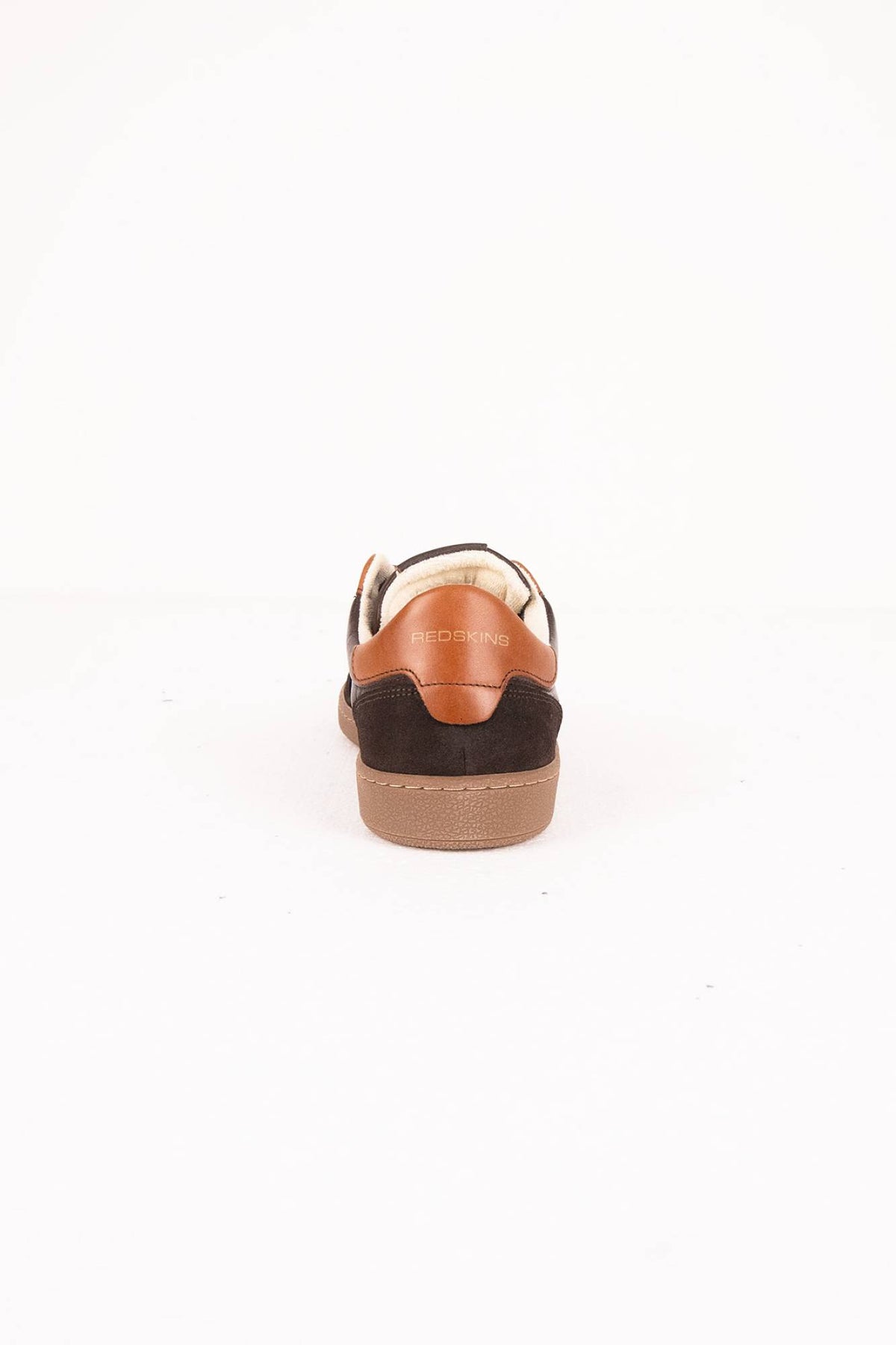Low-top chestnut and cognac leather sneakers for men - Image n°5