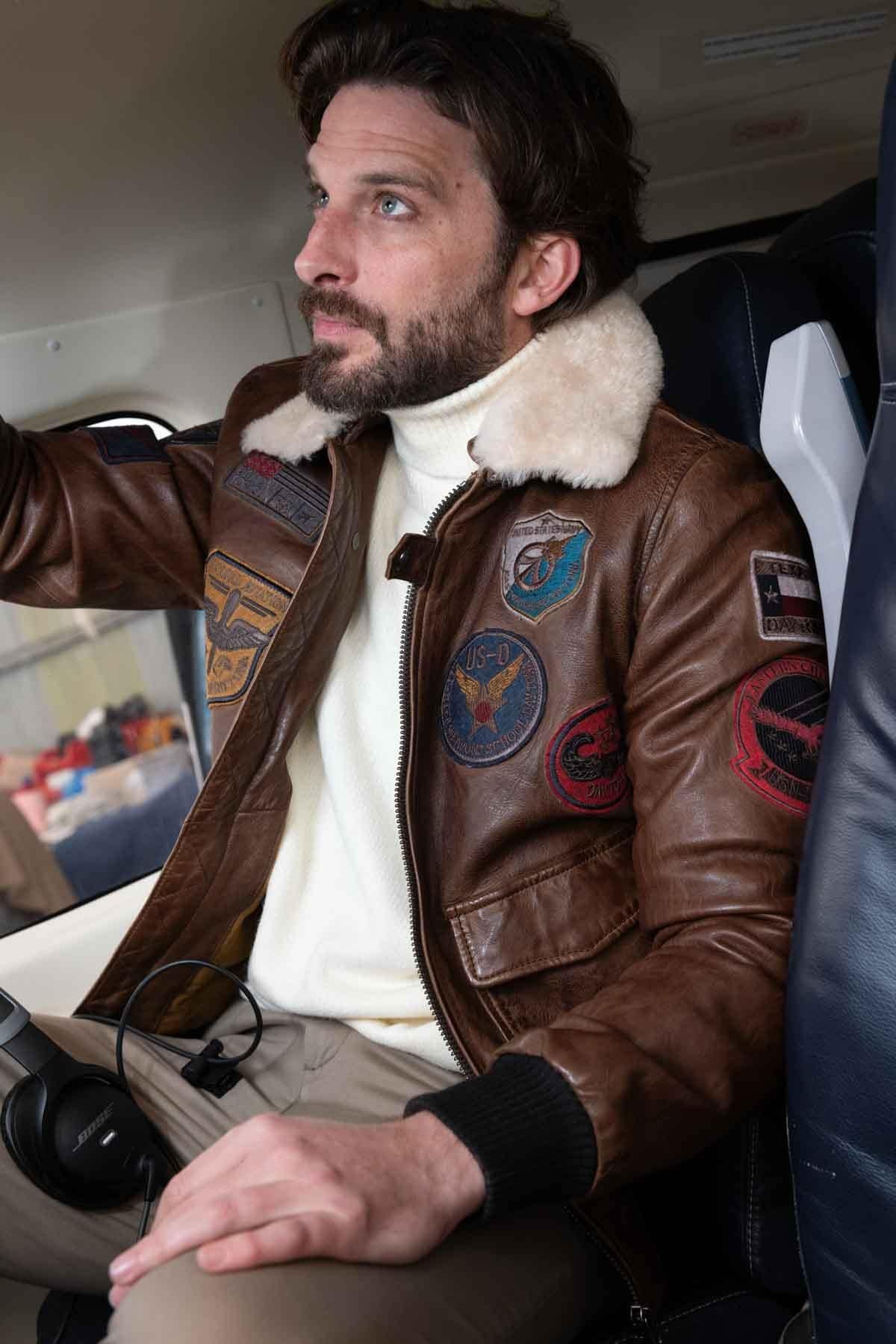 Daytona's aged lambskin aviator jacket with detachable fur collar. - Image n°8