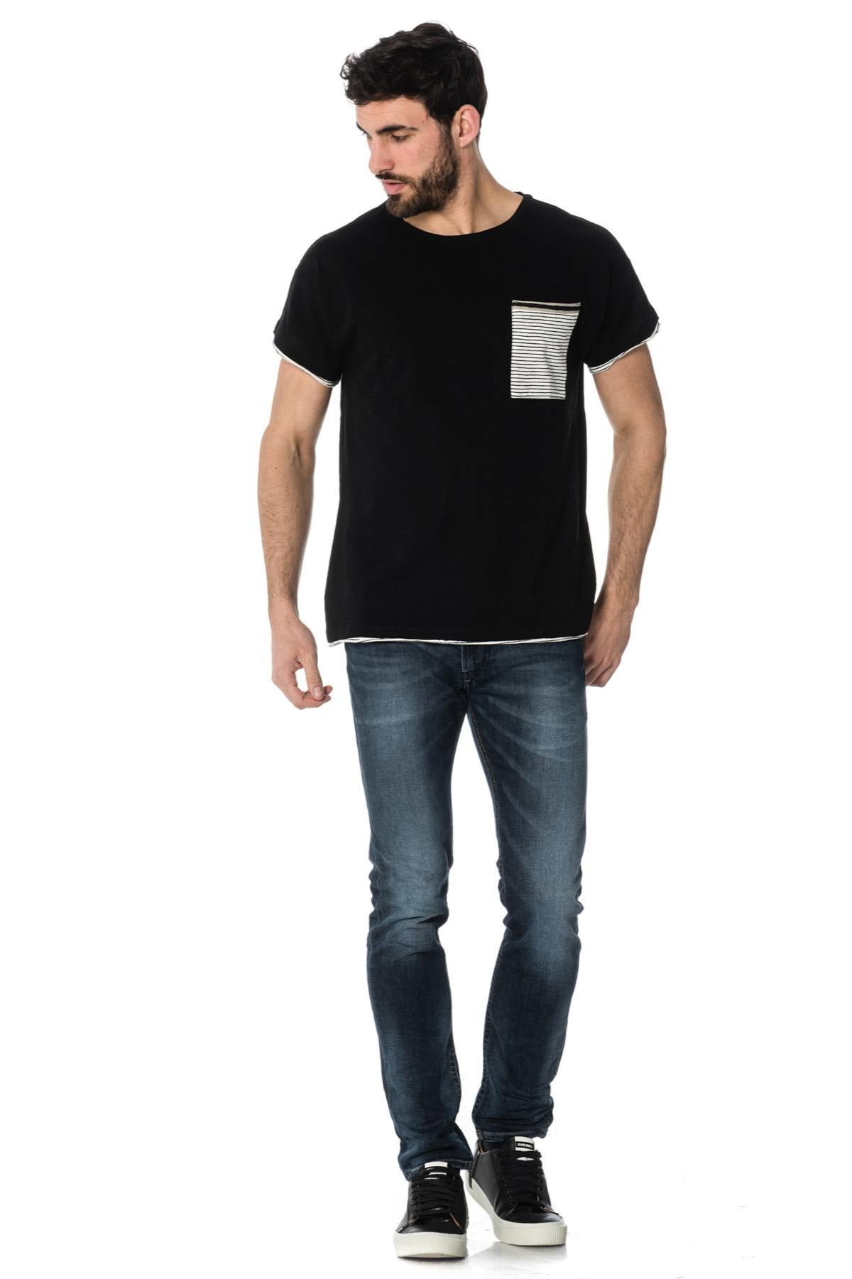 Antony Morato men's black t-shirt with striped pocket - Image n°2