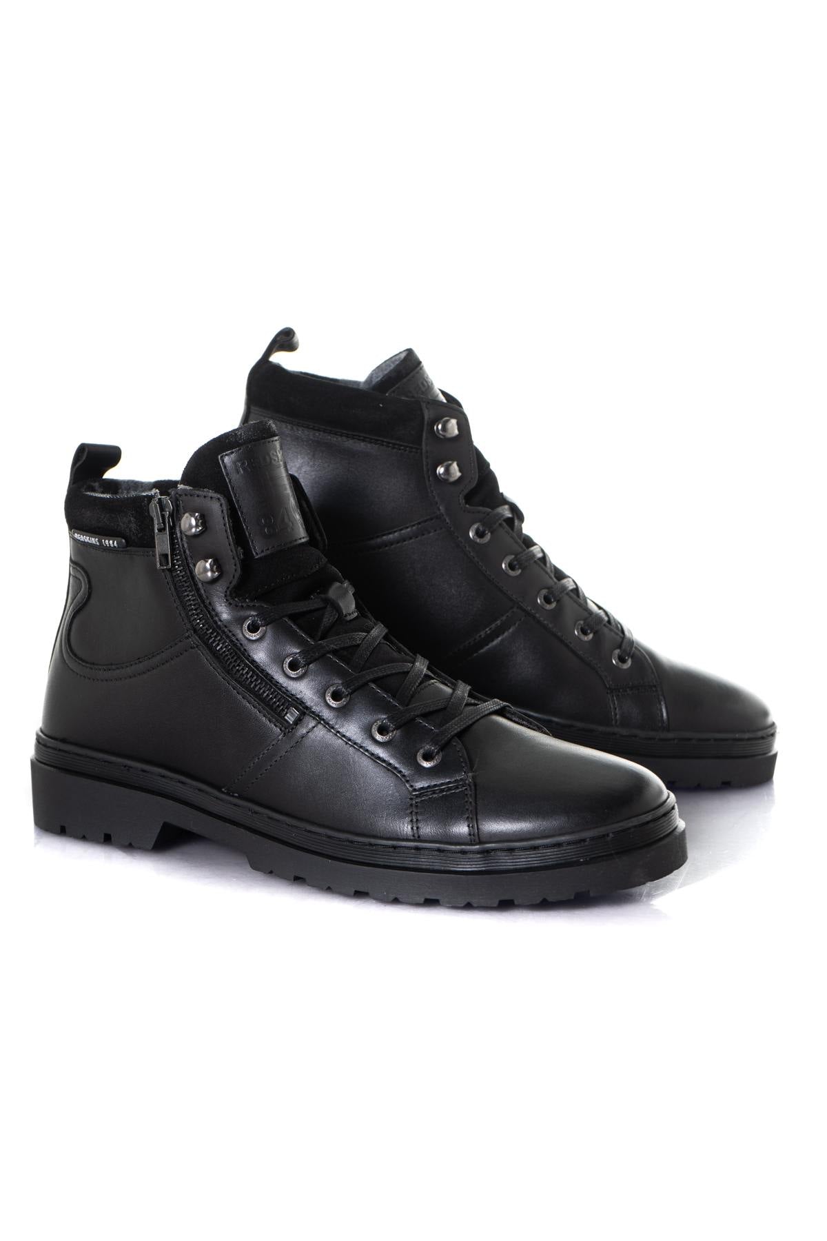Black leather ankle boots - Image n°1