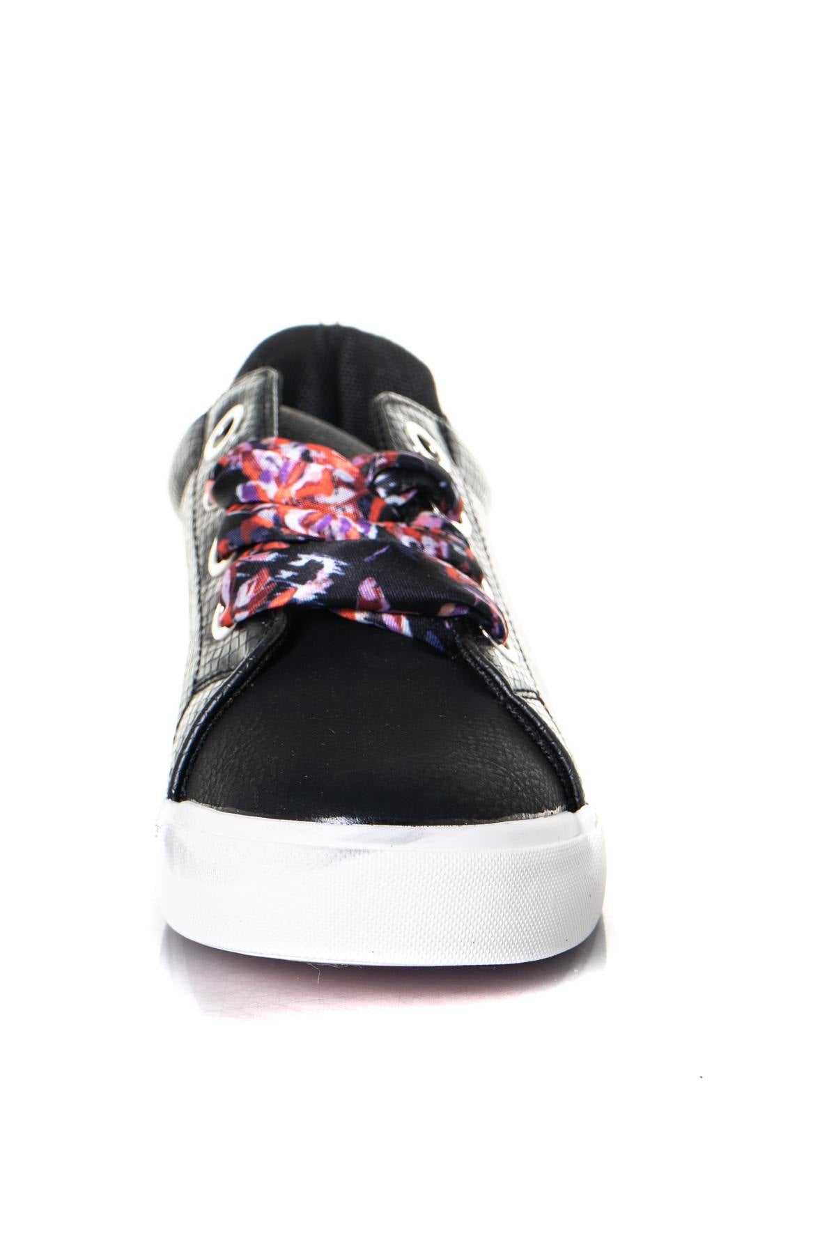 Low-top sneakers with ribbon laces - Image n°5