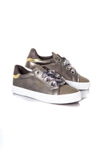 Brown low-top sneakers with patterned laces - Image n°1