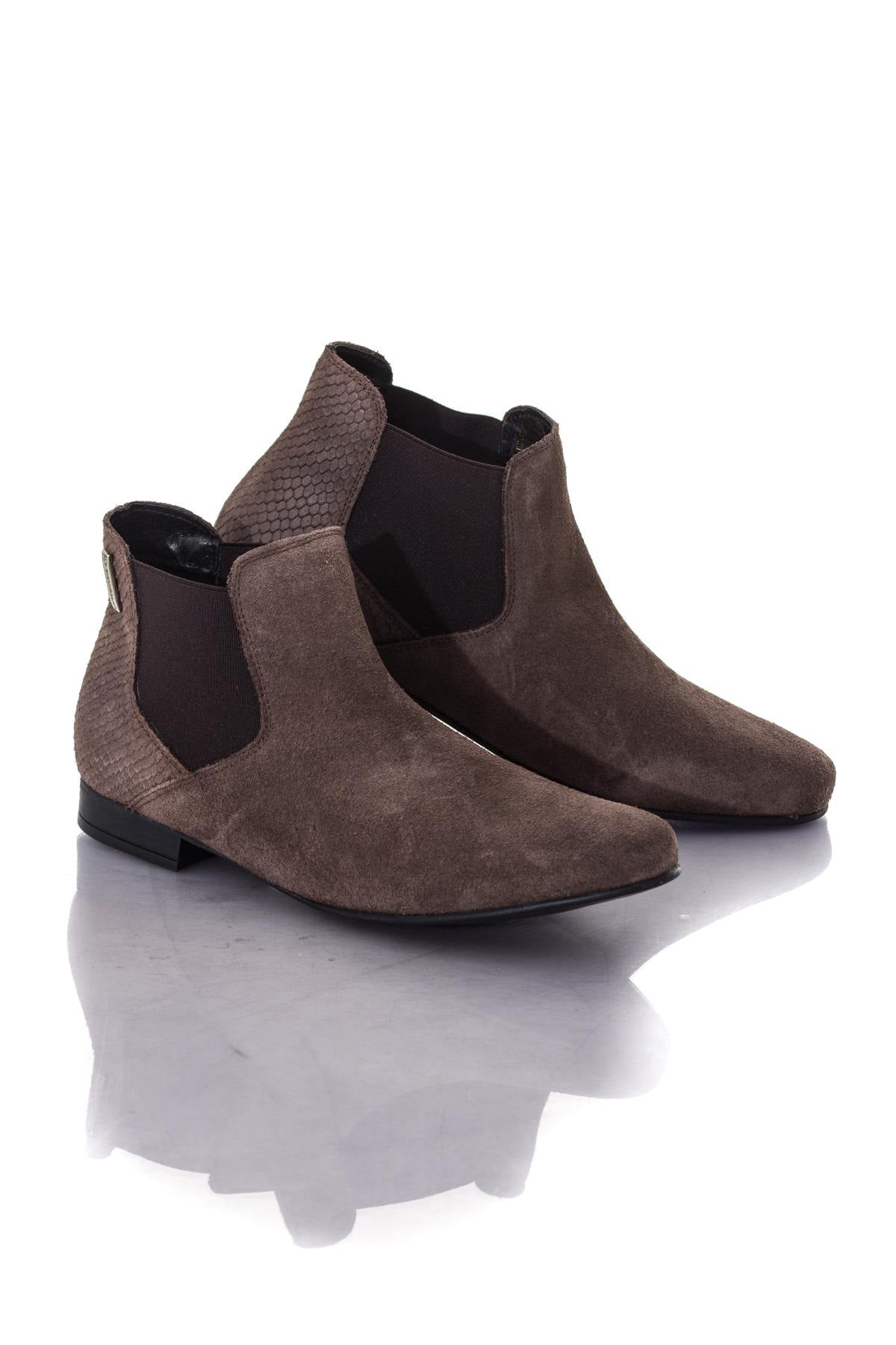 Women's chelsea boots in taupe suede leather - Image n°1