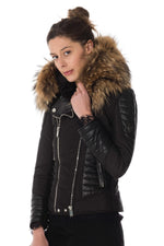 Street chic women's down jacket with natural collar - Image n°4