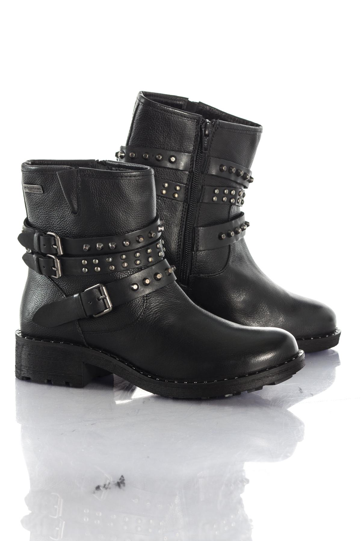 Low studded black leather boots - Image n°1