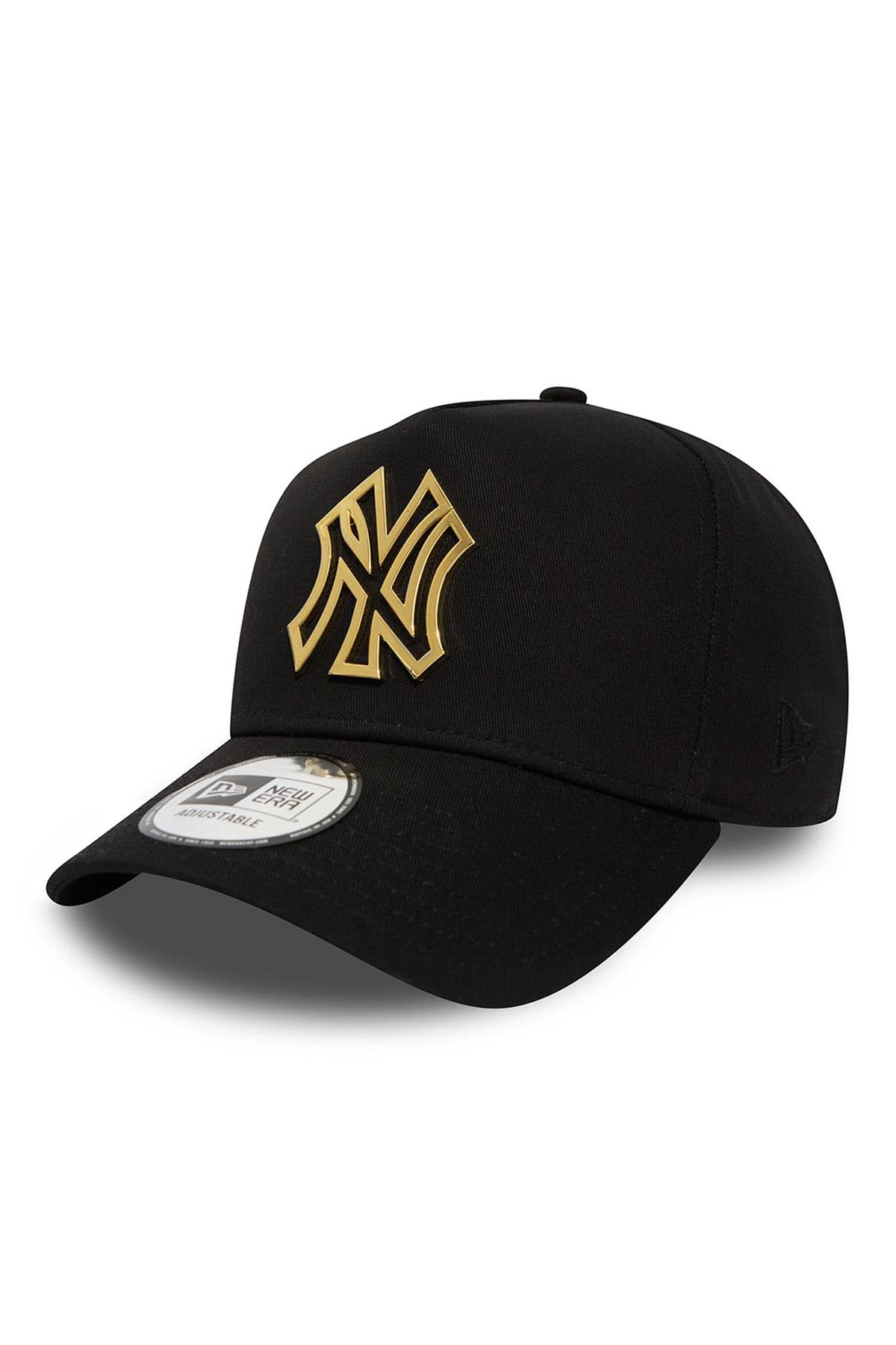 Black cap with gold metal New York Yankees crest - Image n°1