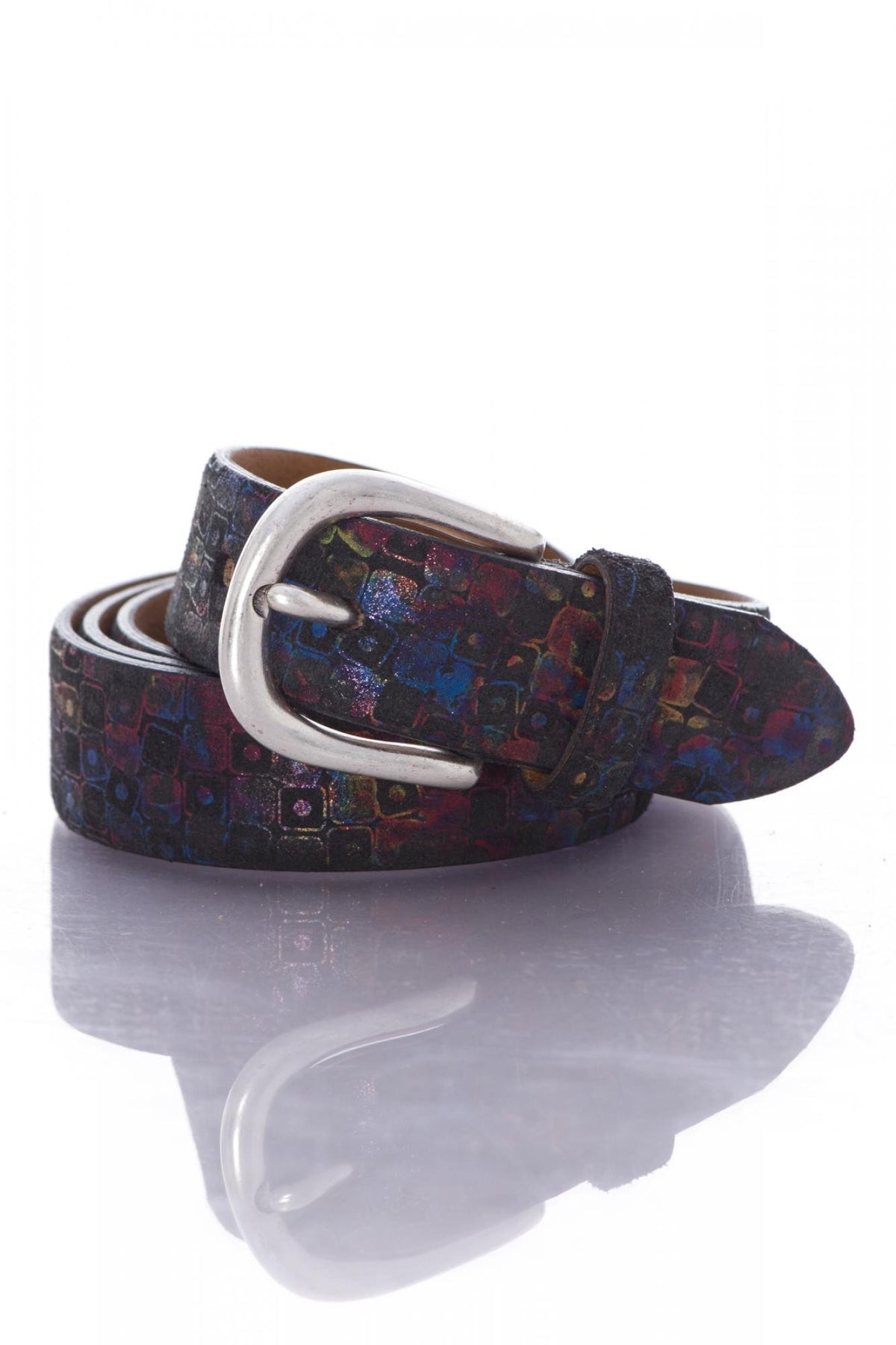 Black belt with colorful patterns - Image n°1