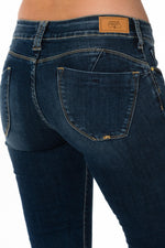 Women's faded blue jeans - Image n°4