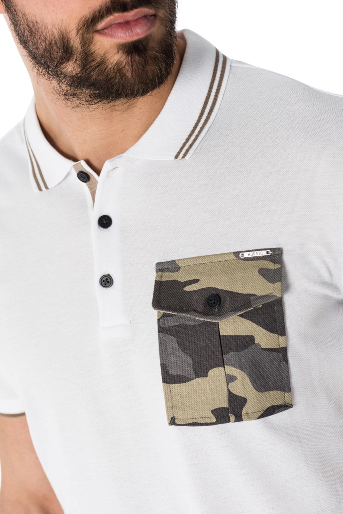 White polo shirt with contrasting camouflage print pocket - Image n°4