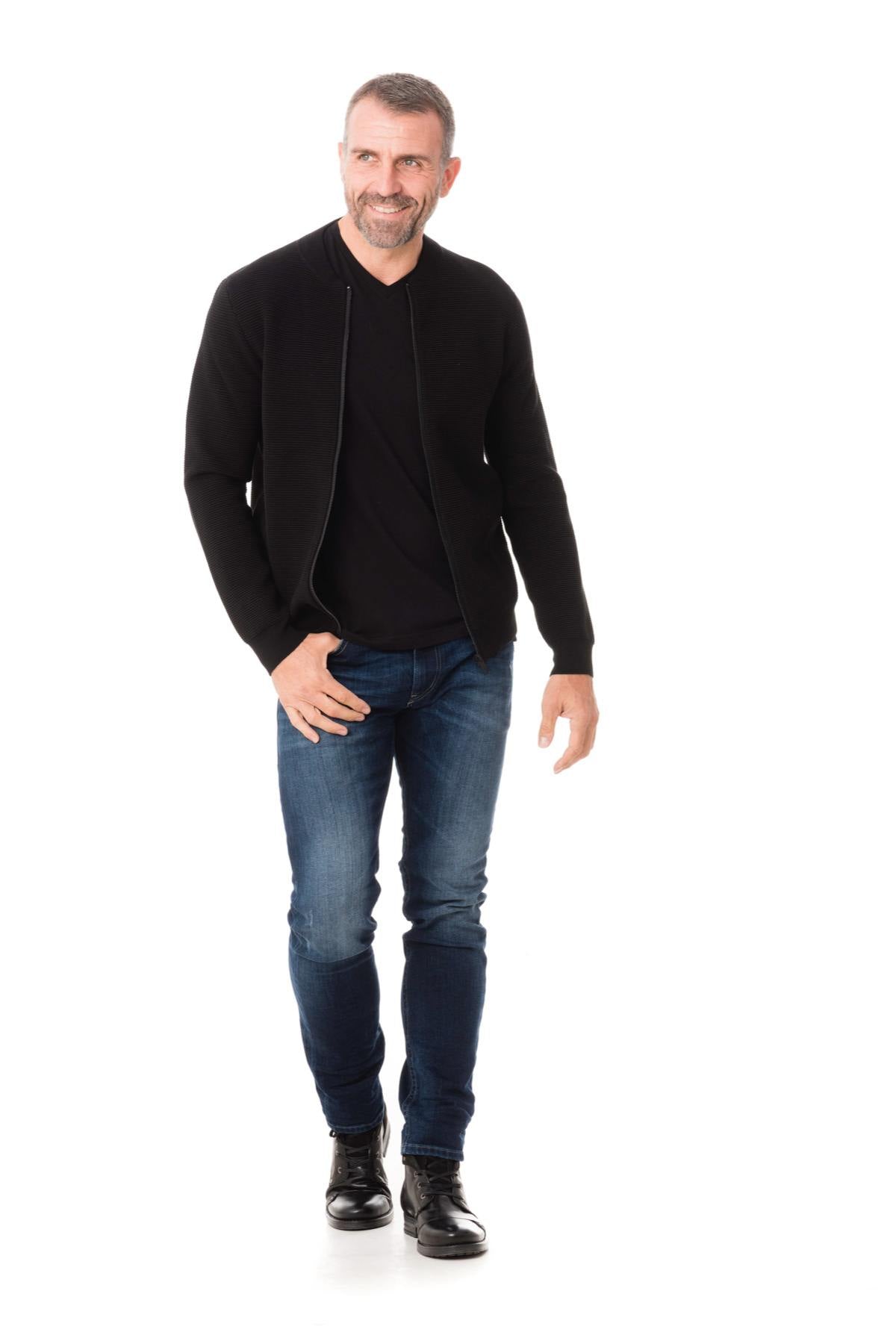  Men's black vest - Image n°2